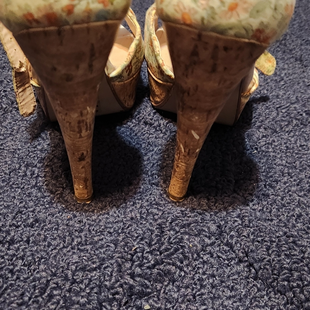 Delicious Shoe - Picture 3 of 9